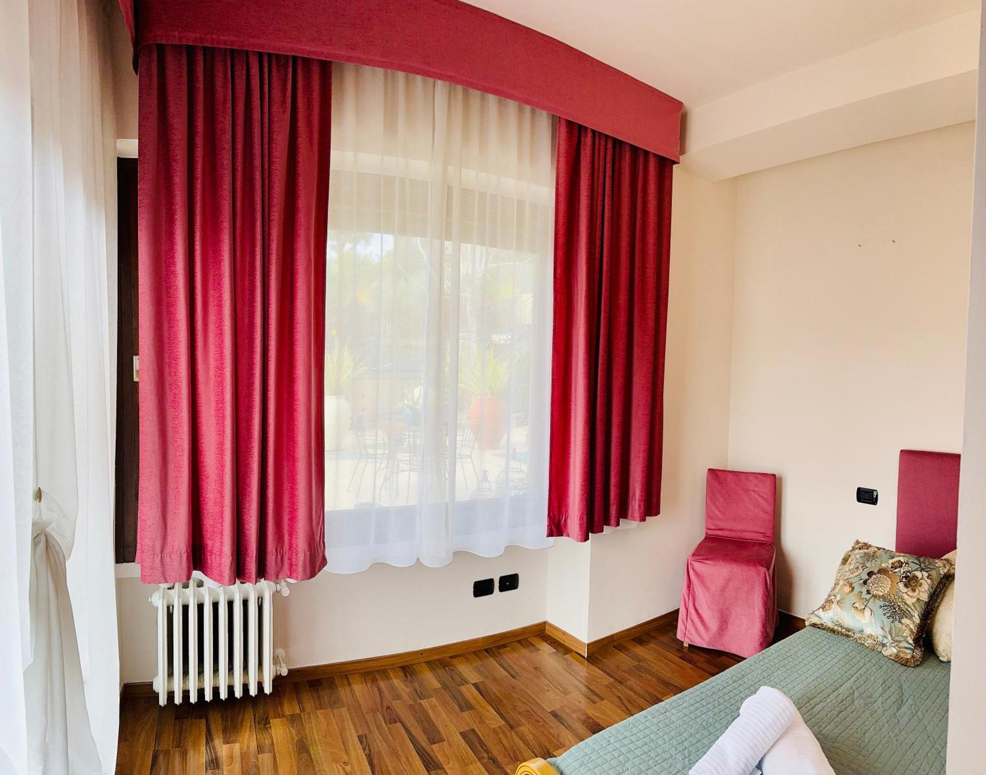Welcome Traveller Frida'S Rooms Caprino Veronese Eksteriør billede
