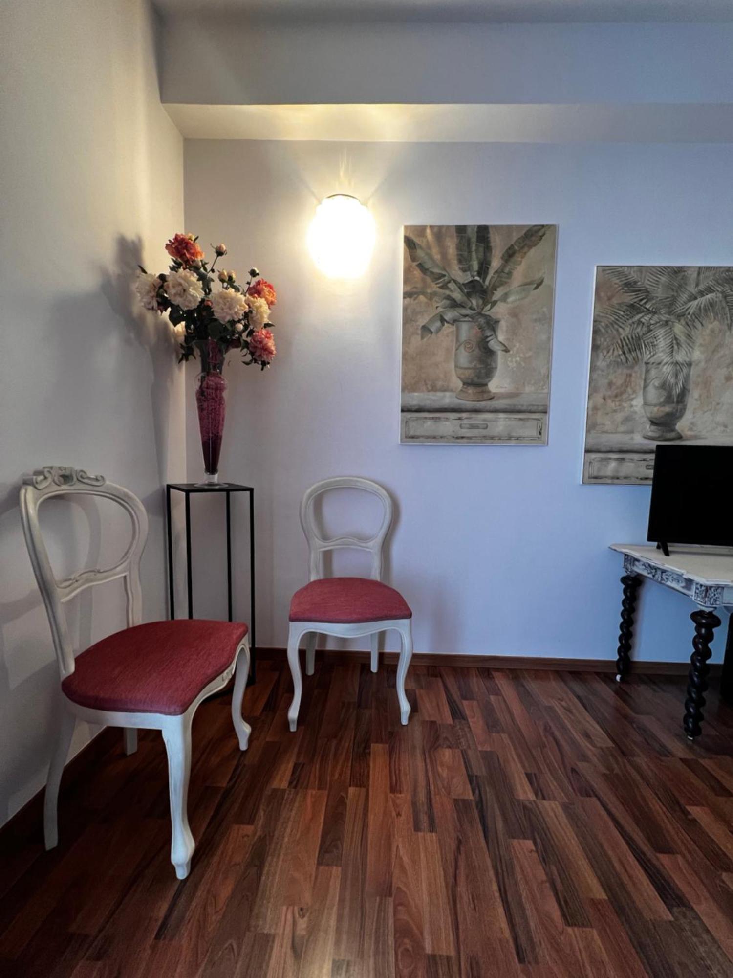Welcome Traveller Frida'S Rooms Caprino Veronese Eksteriør billede